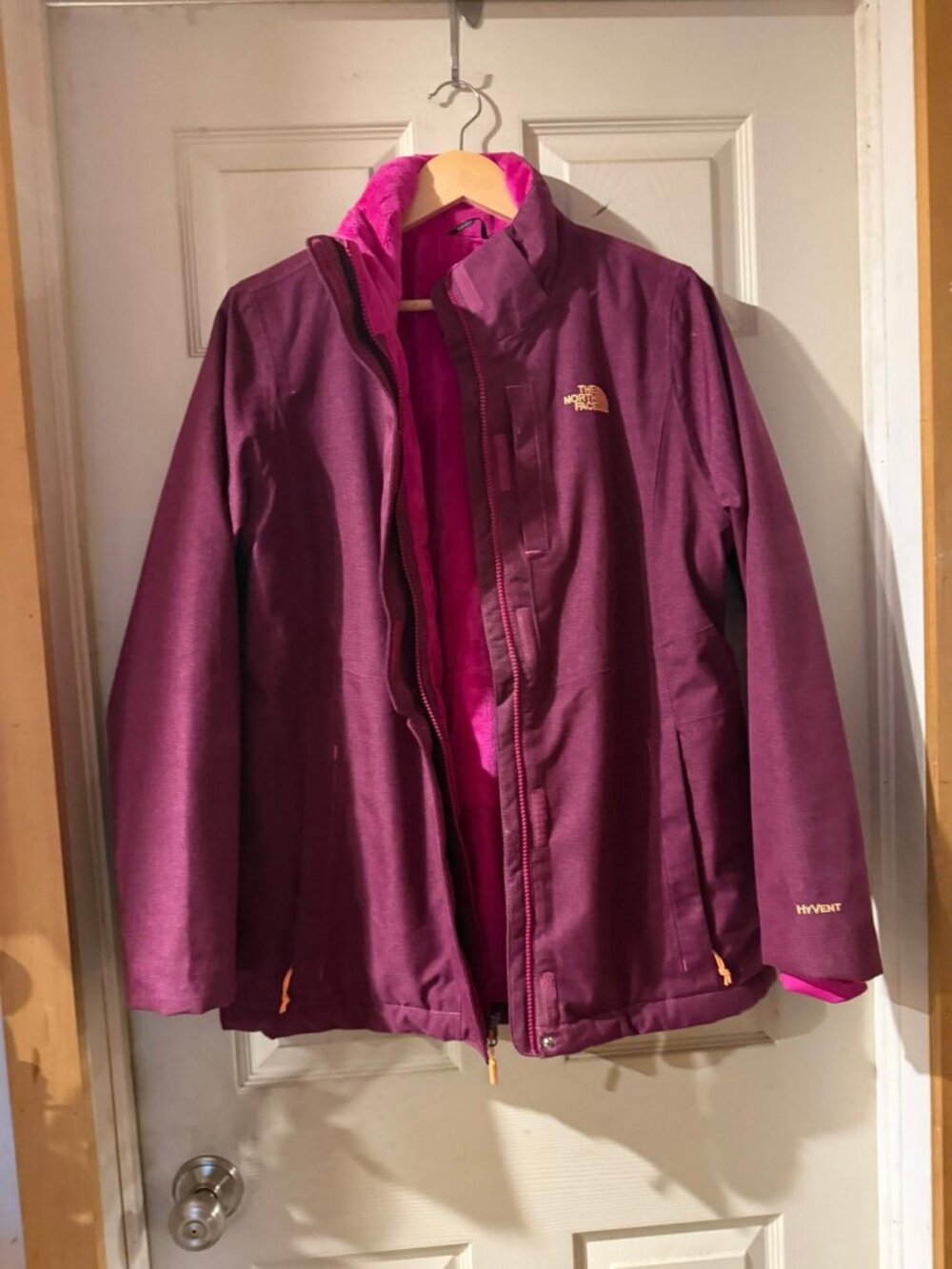 Ladie's North Face Hyvent Jacket - Size Large